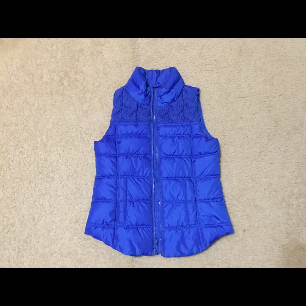 NWOT Blue Puff Vest with Knit